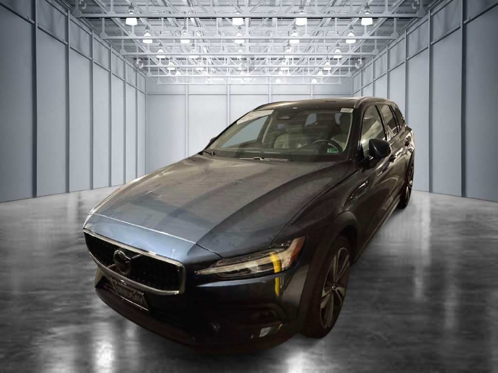Used 2026 Volvo V60 B5 Cross Country Plus w/ Protection Package Premier AWD/4WD image 2