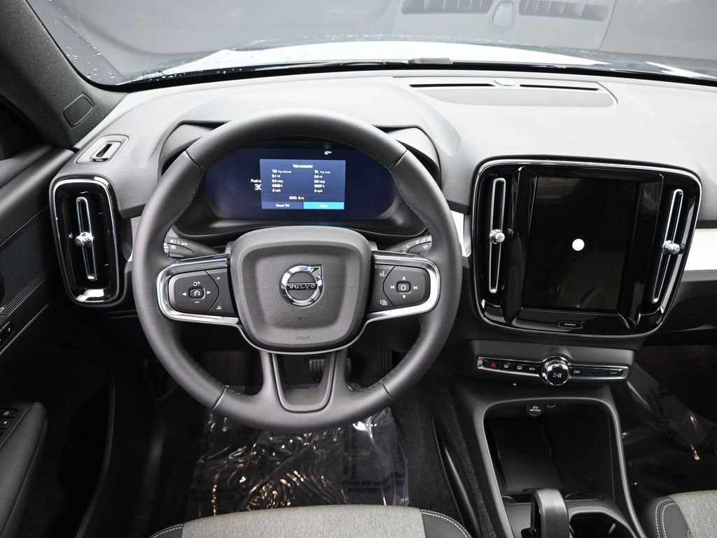 New 2026 Volvo XC40 B5 Core w/ Protection Package Premier image 18