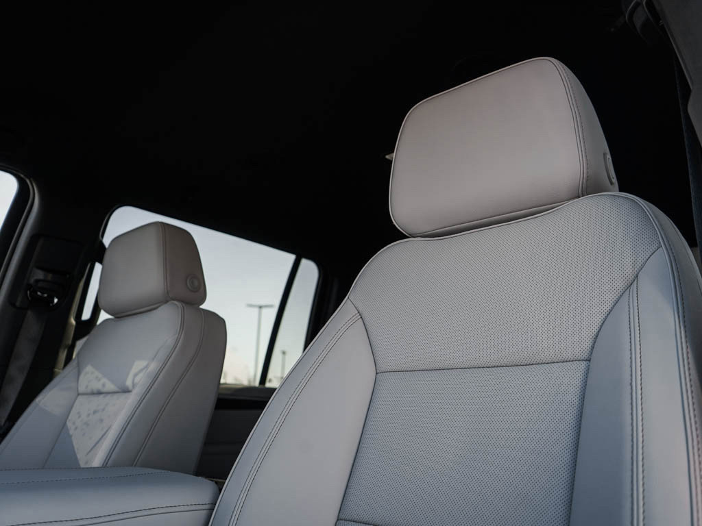 New 2025 Chevrolet Suburban Premier image 22