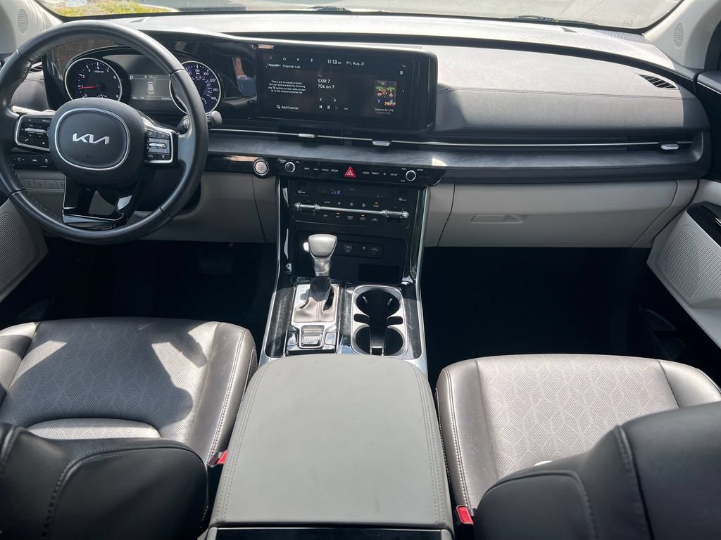 Used 2024 Kia Carnival EX FWD image 22