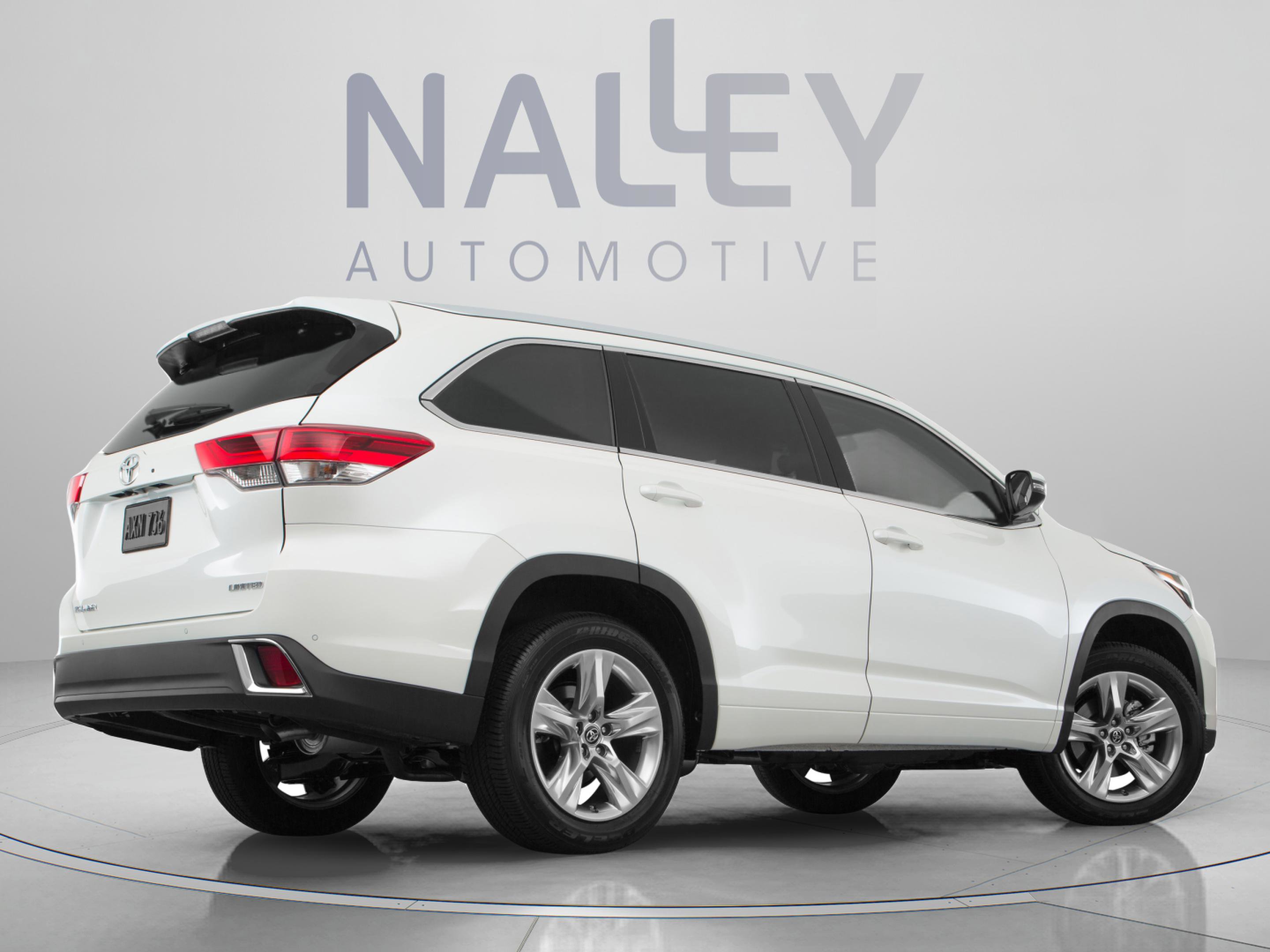 Used 2019 Toyota Highlander Limited Platinum FWD image 5