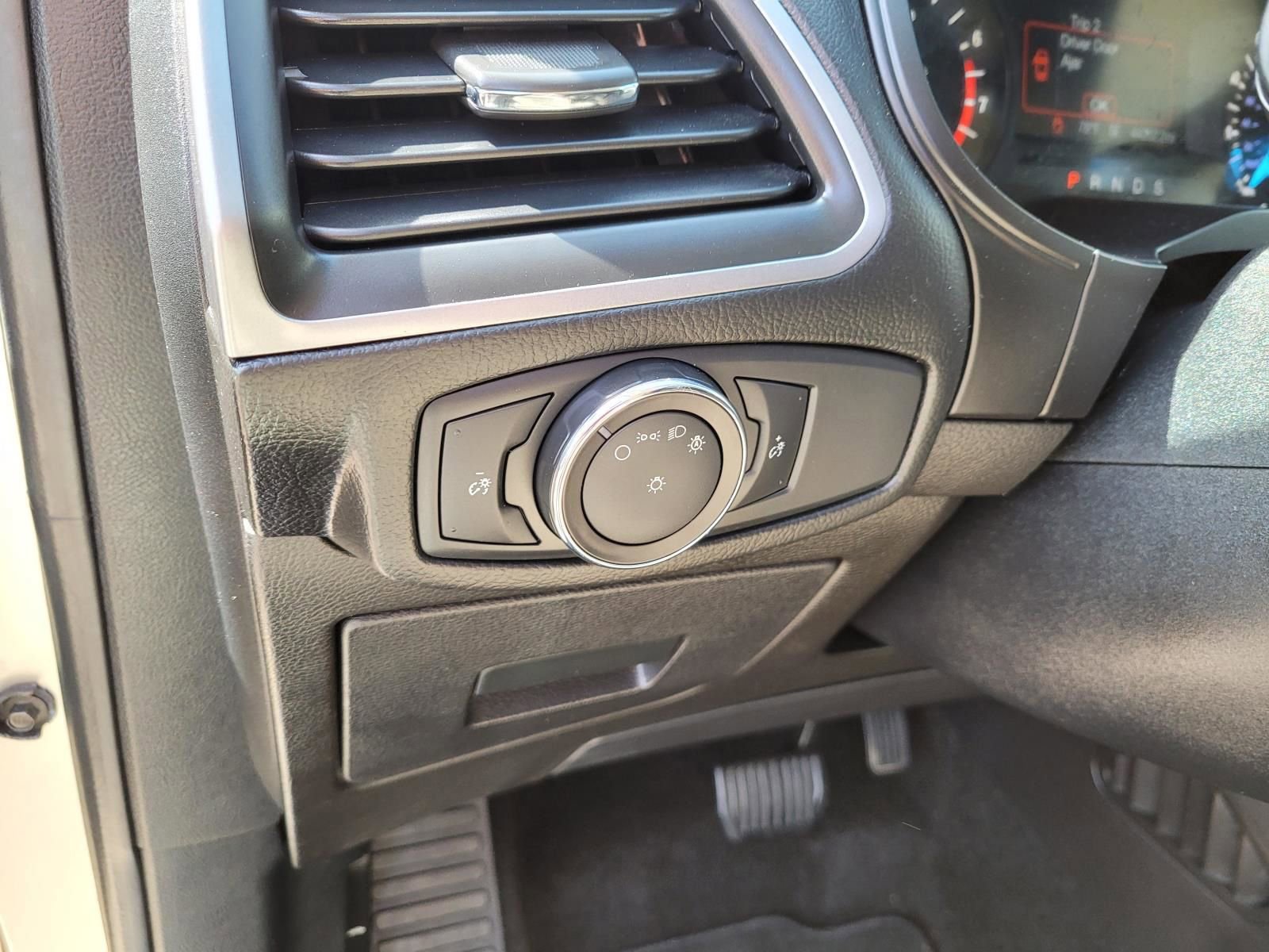 Used 2017 Ford Edge SE w/ Cargo Accessory Package FWD image 23