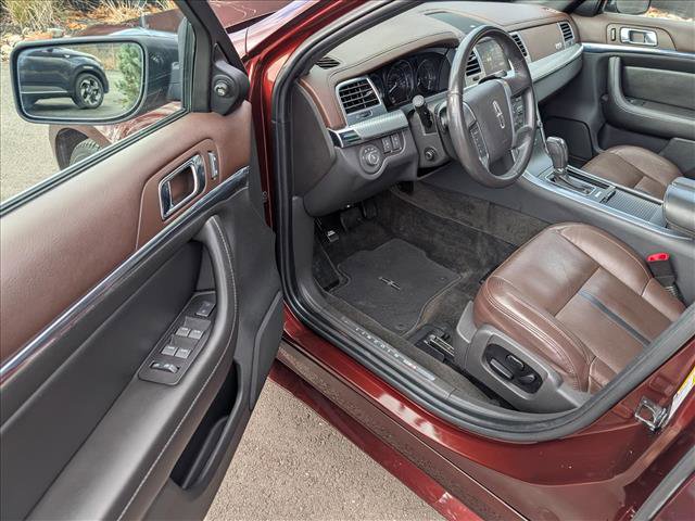 Used 2012 Lincoln MKS AWD image 27