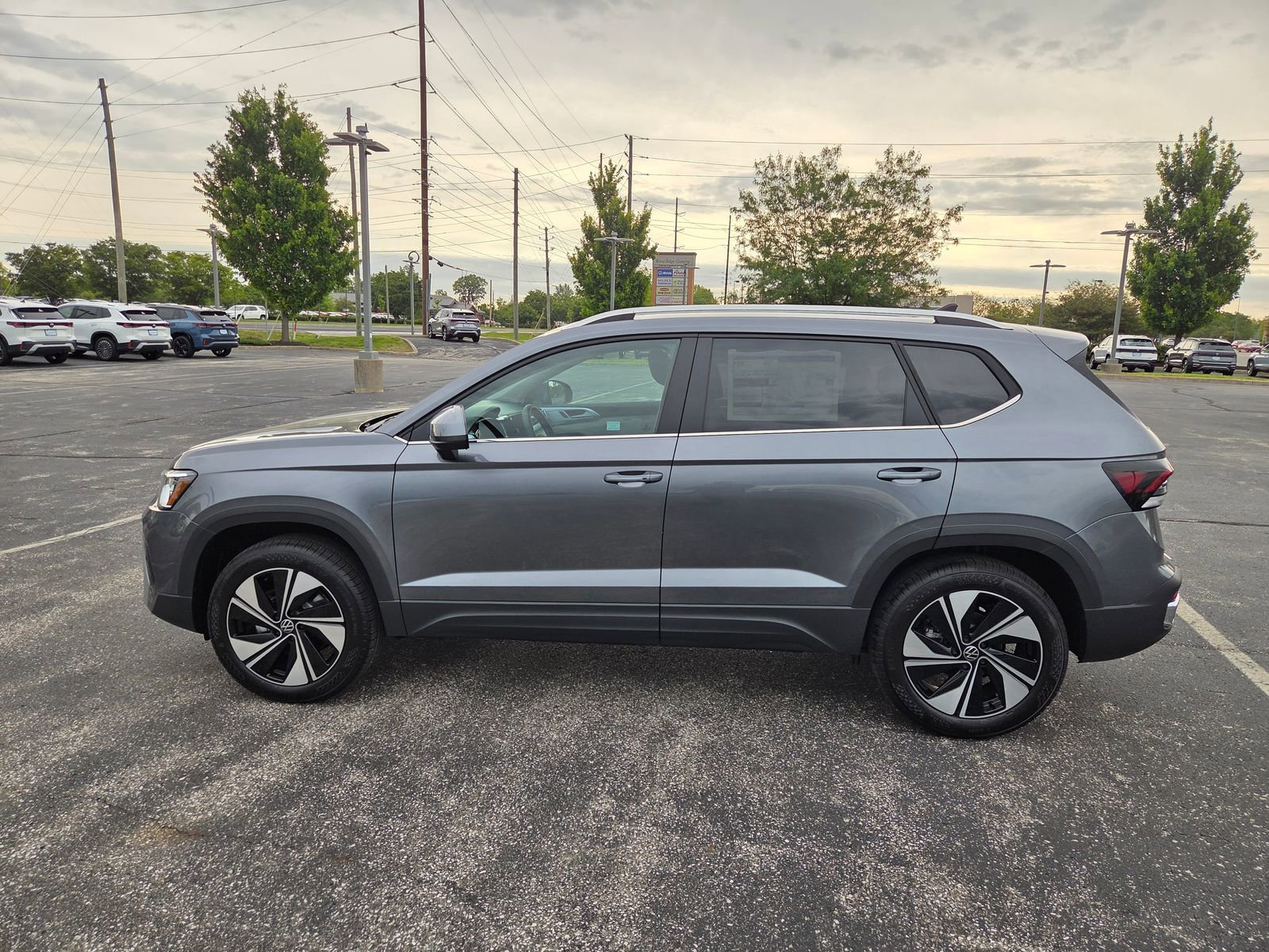 New 2026 Volkswagen Taos SE AWD/4WD image 13
