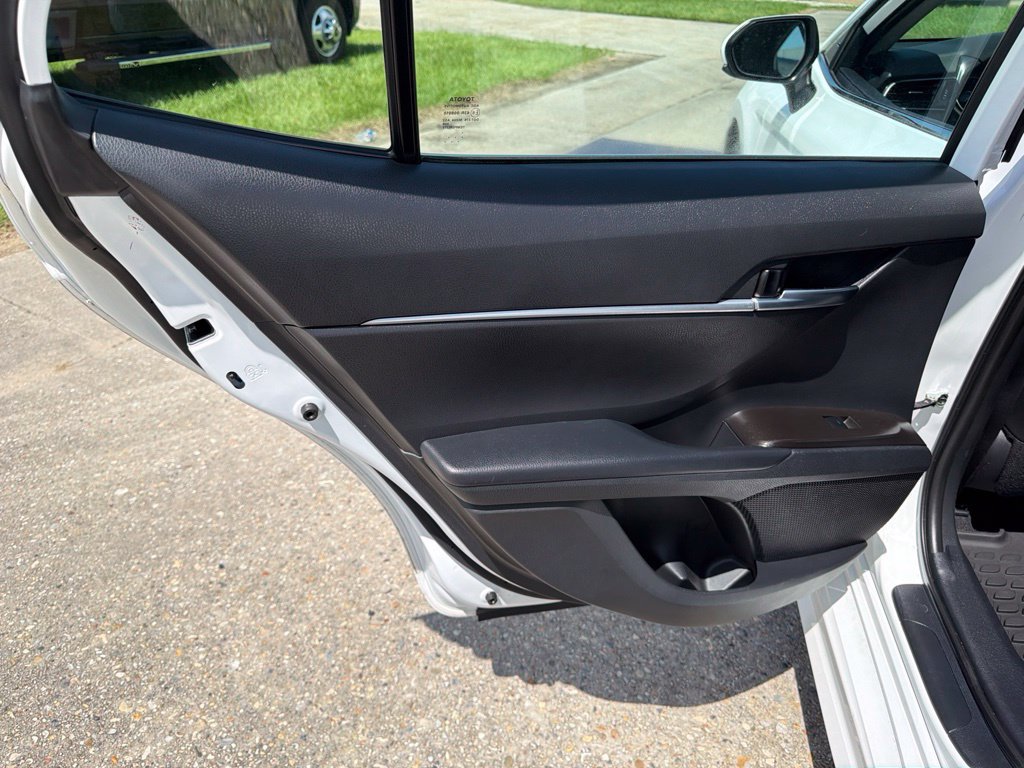 Used 2021 Toyota Camry SE FWD image 14