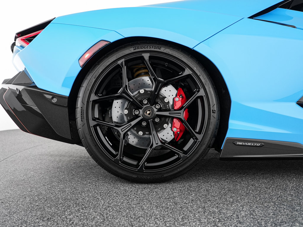 Used 2026 Lamborghini Revuelto AWD/4WD image 32