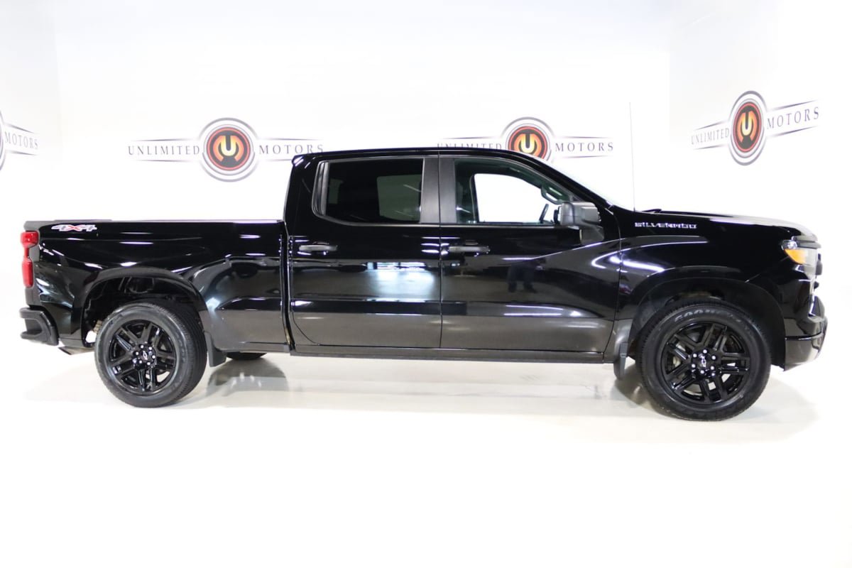 Used 2024 Chevrolet Silverado 1500 Custom AWD/4WD image 30