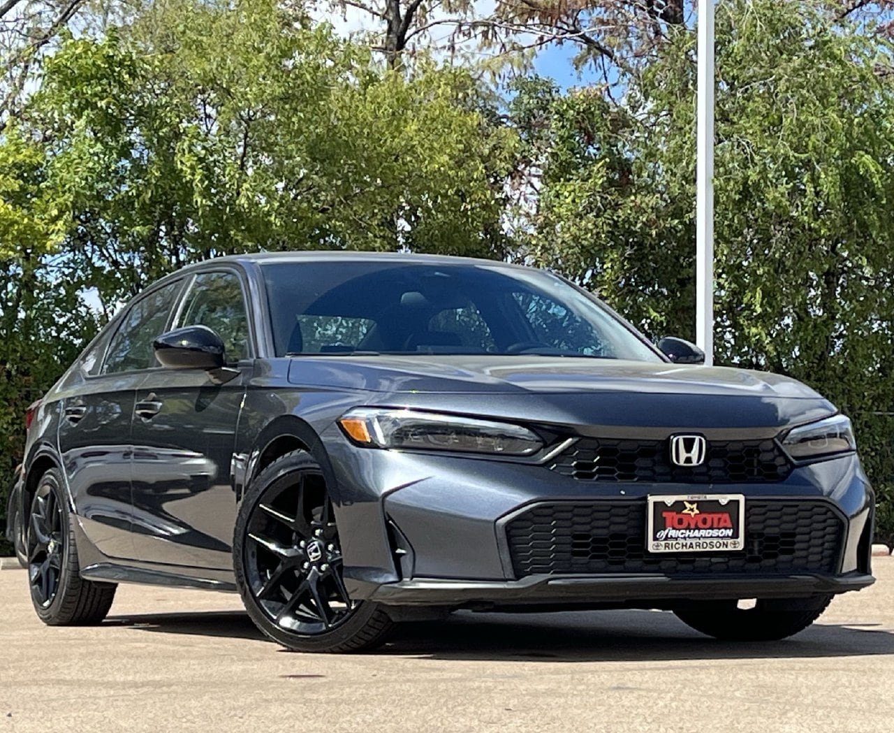 Used 2025 Honda Civic Sport image 2