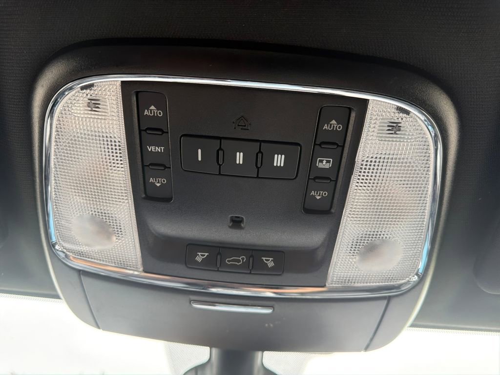 Used 2018 Jeep Grand Cherokee Overland w/ Trailer Tow Group IV image 25