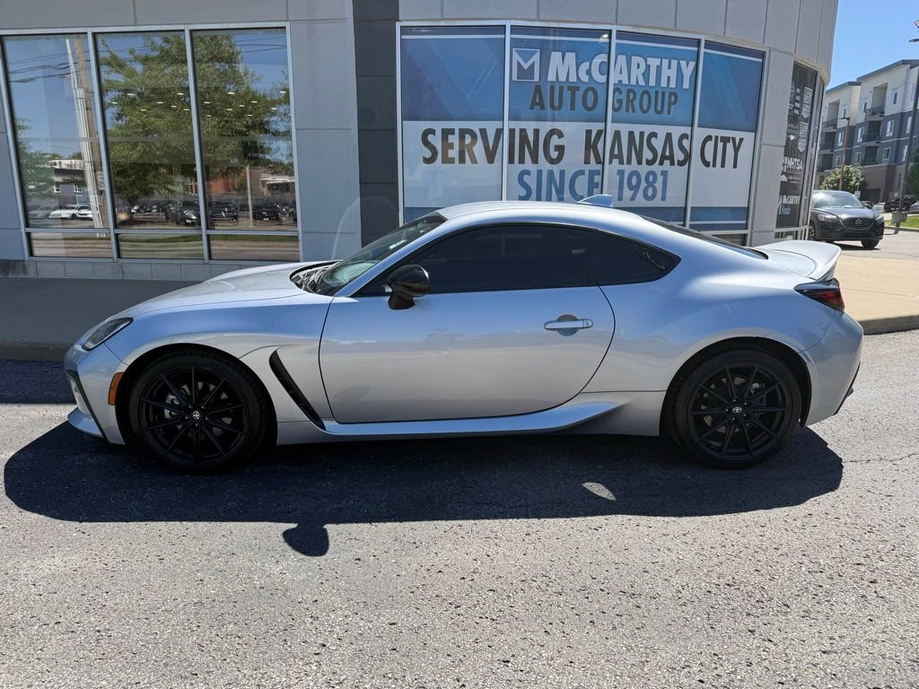 Used 2023 Toyota GR86 Premium w/ ALL Weather Mat Package (TMS) RWD image 2