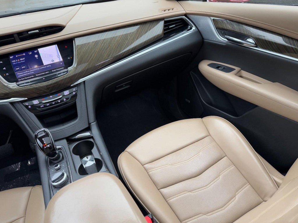 Used 2020 Cadillac XT6 Premium Luxury w/ Platinum Package image 16
