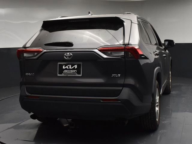 Used 2020 Toyota RAV4 XLE image 7