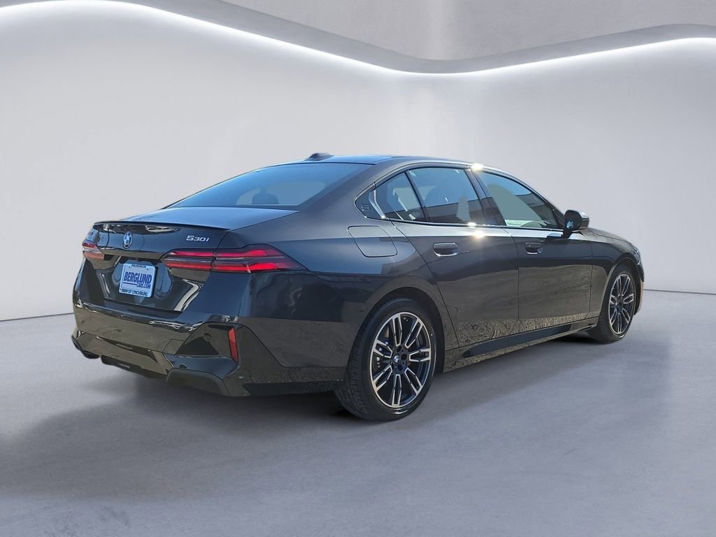 New 2026 BMW 530i xDrive w/ M Sport Package image 4