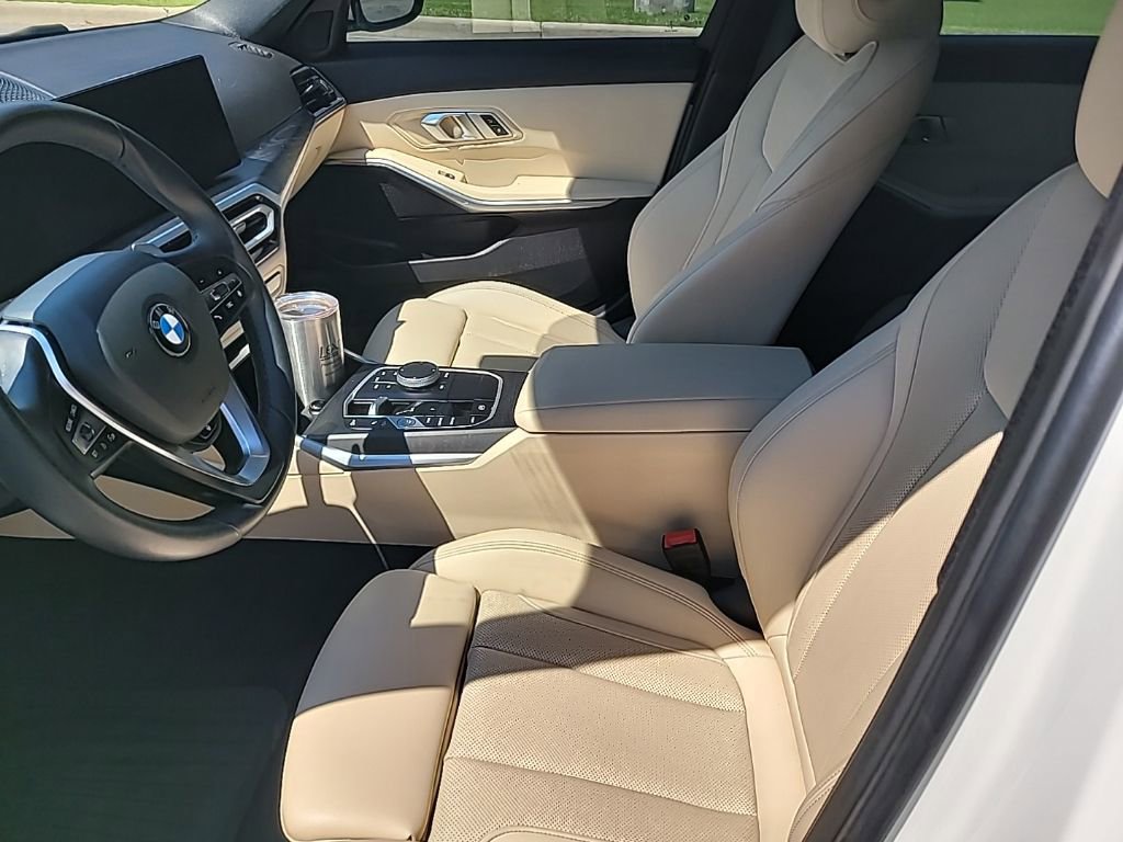 Used 2023 BMW 330i xDrive Sedan w/ Driving Assistance Package image 4