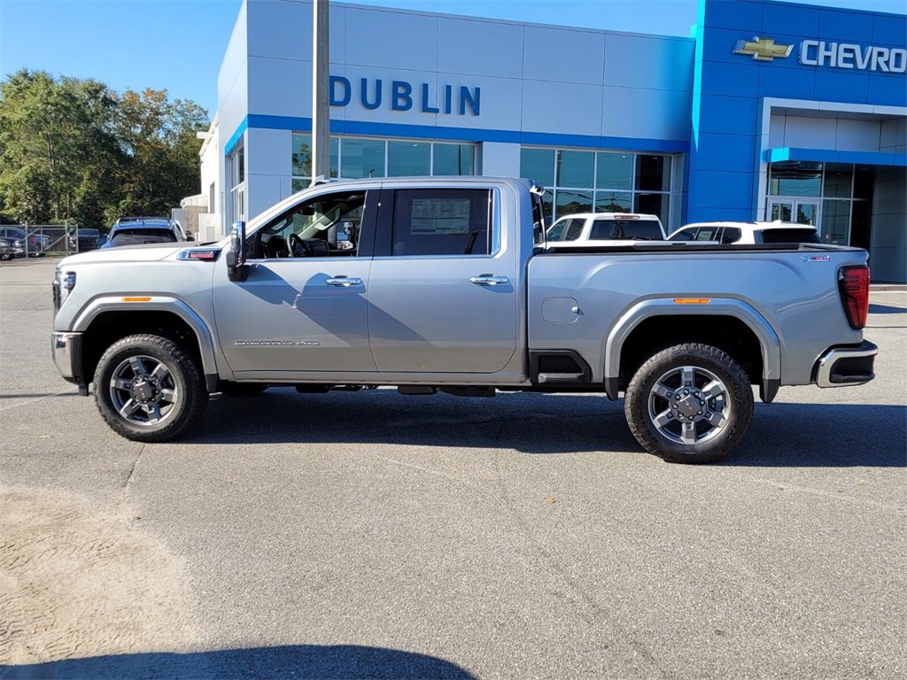 New 2025 GMC Sierra 2500 SLT image 2