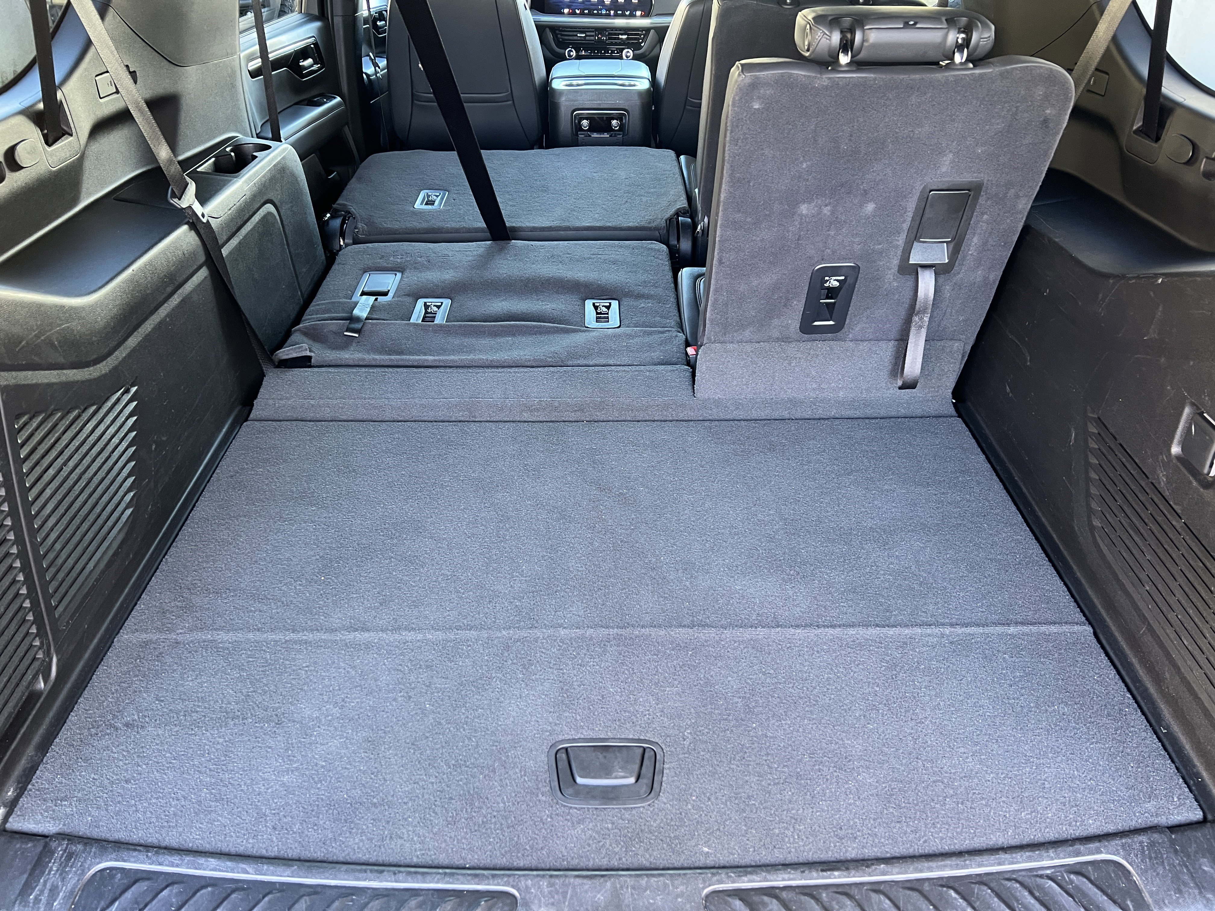 Used 2025 Chevrolet Suburban LT image 19