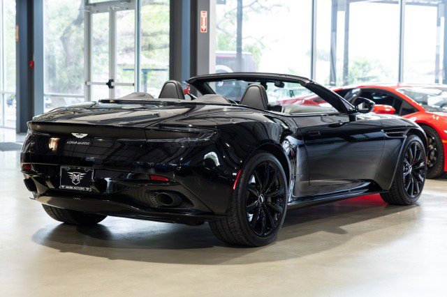 Used 2021 Aston Martin DB11 Volante image 6