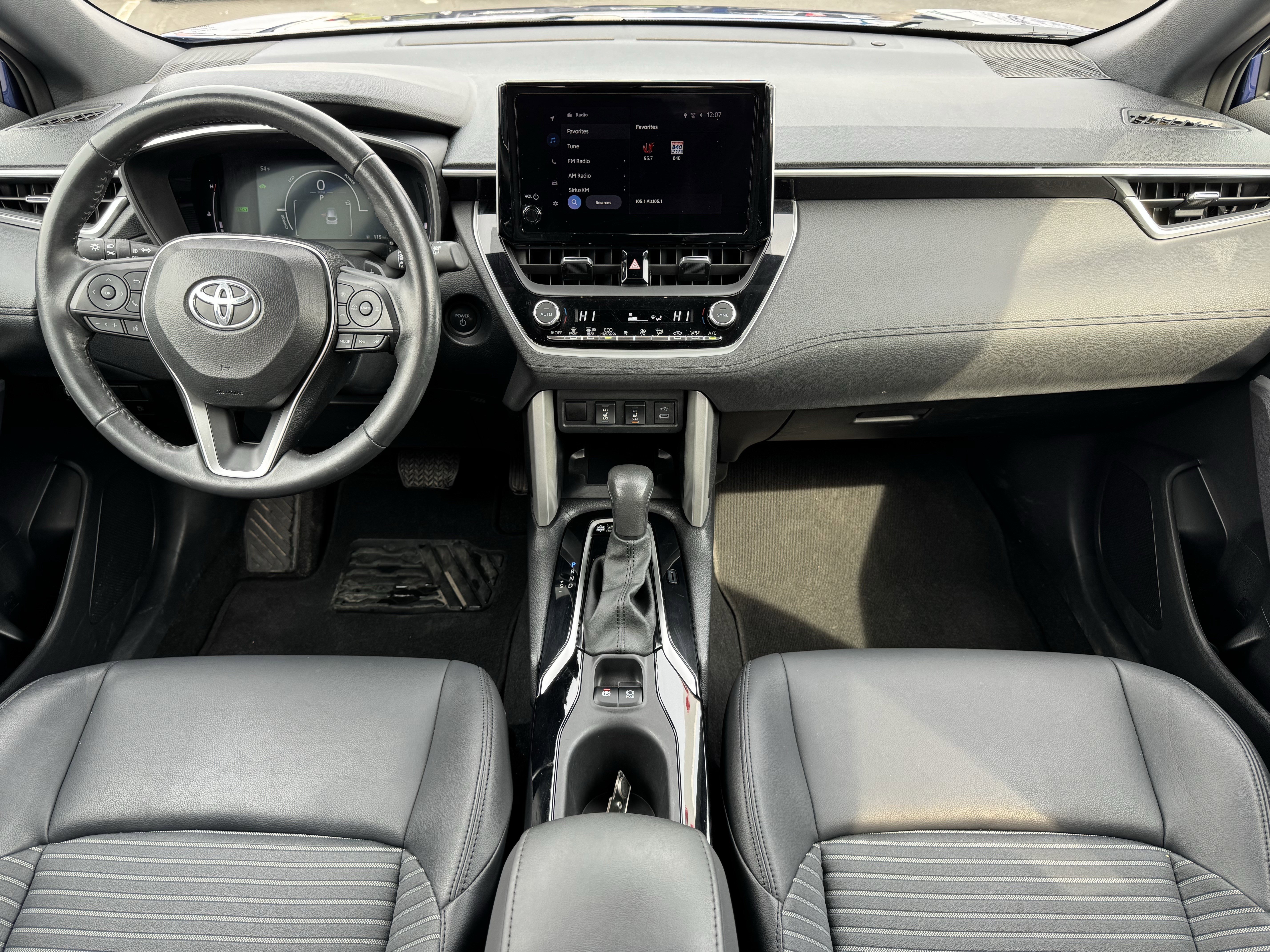 Used 2024 Toyota Corolla Cross XSE w/ Convenience Package image 22