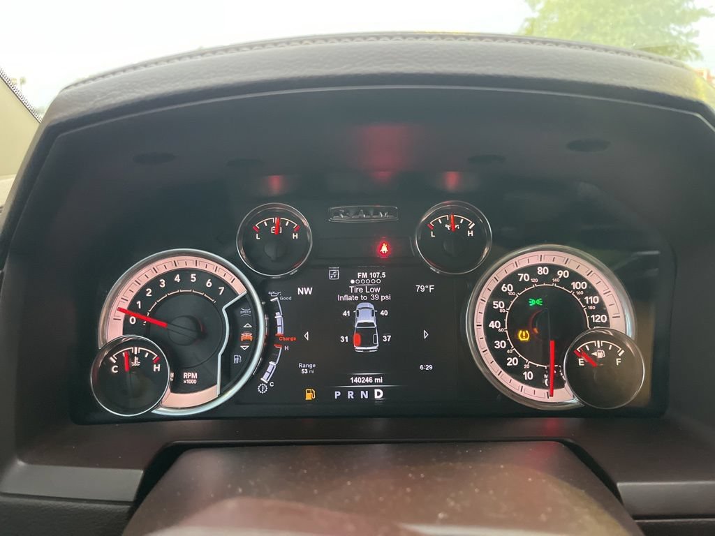 Used 2018 RAM 1500 Laramie w/ Convenience Group AWD/4WD image 17