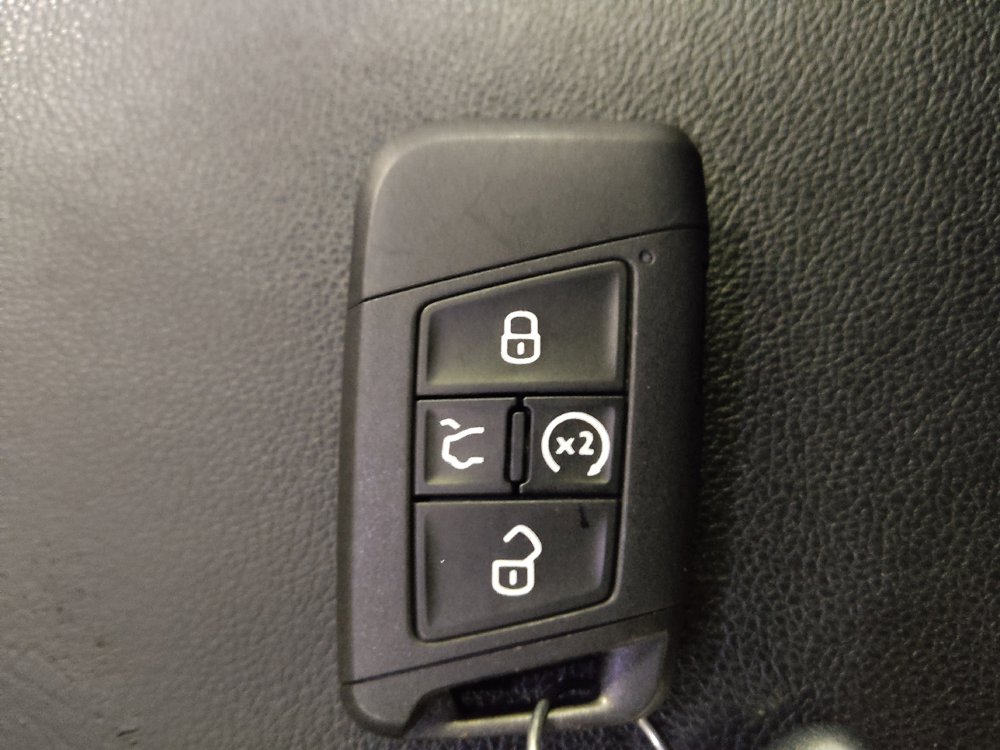 Used 2021 Volkswagen Atlas Cross Sport SE w/ V6 Towing Package FWD image 32