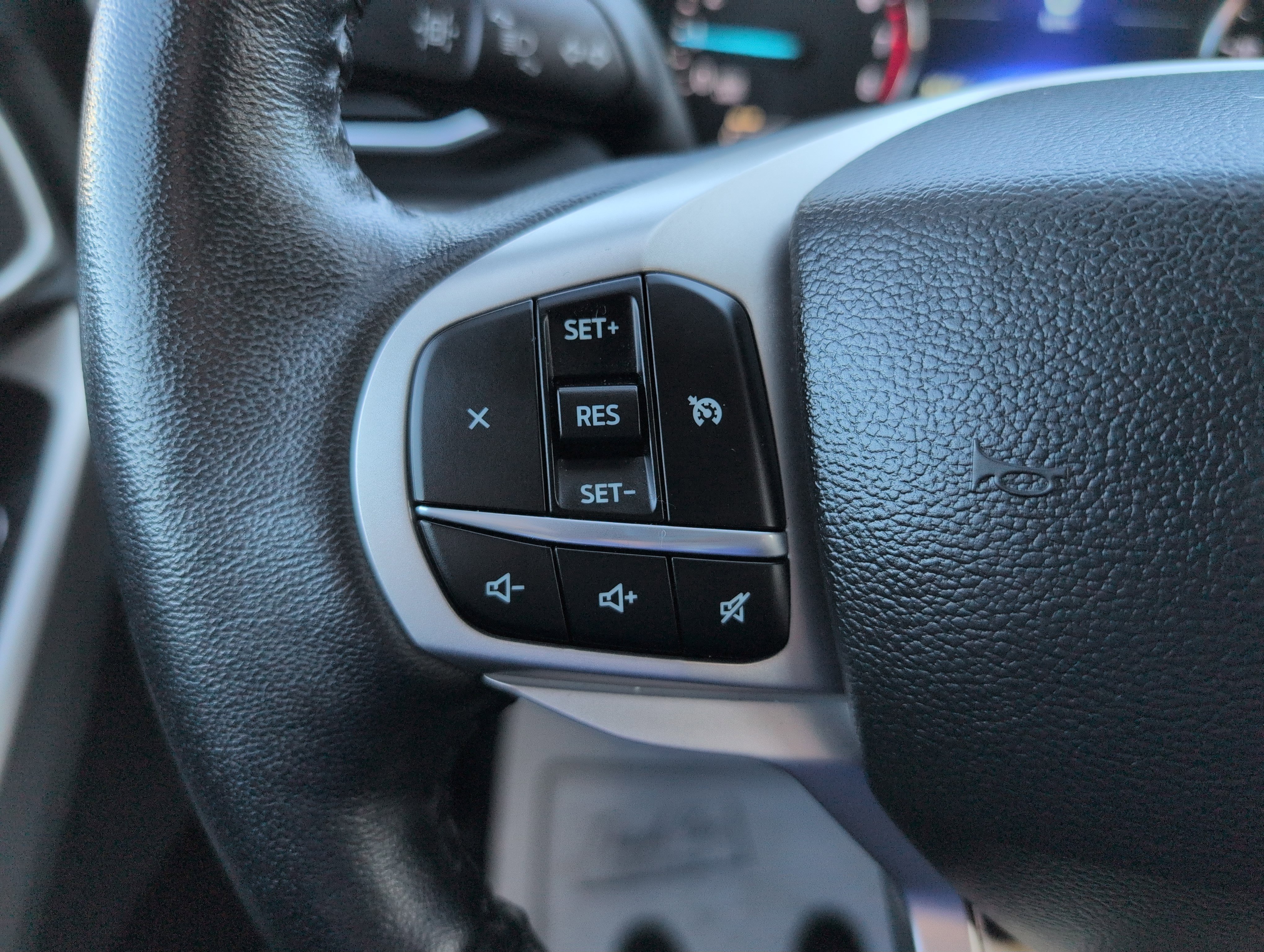 Used 2022 Ford Explorer XLT w/ Equipment Group 202A image 19