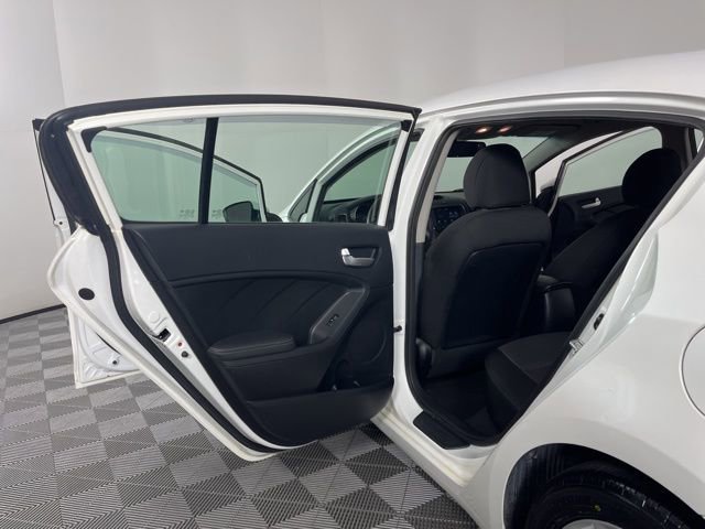 Used 2017 Kia Forte LX w/ Option Group 020 image 40