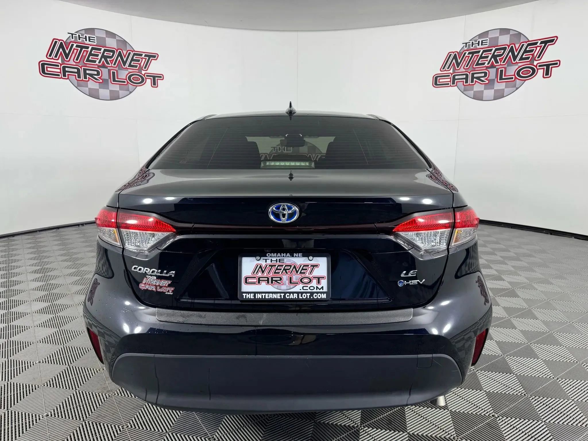 Used 2025 Toyota Corolla LE FWD image 6