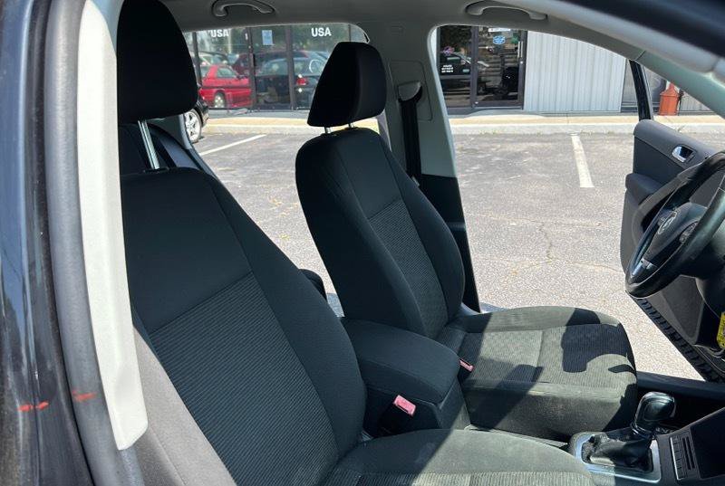 Used 2013 Volkswagen Tiguan S AWD/4WD image 13
