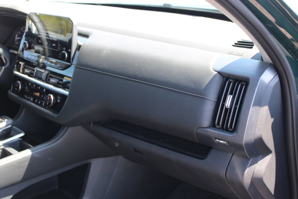 Used 2025 Nissan Pathfinder SL image 32
