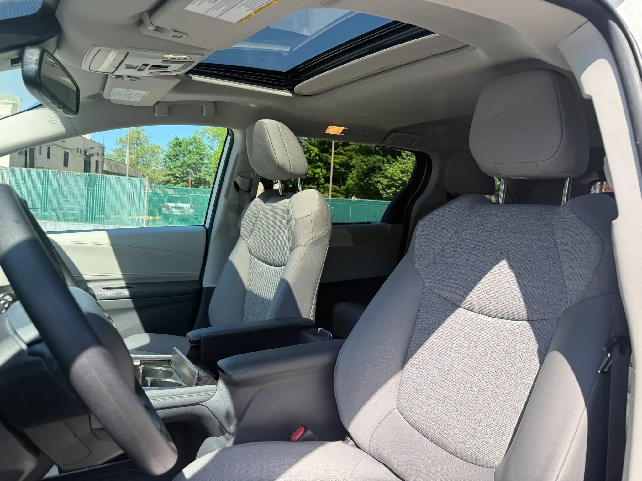 Used 2024 Toyota Sienna LE w/ LE Plus Package AWD/4WD image 17