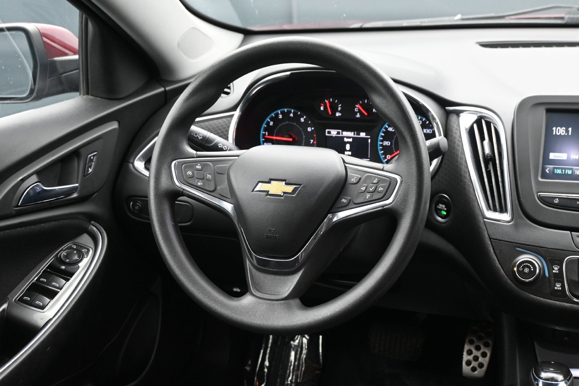 Used 2016 Chevrolet Malibu LT FWD image 16