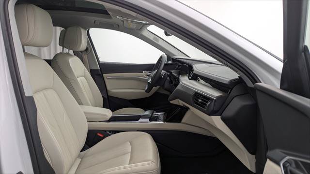 Used 2024 Audi Q8 e-tron Premium Plus w/ Premium Plus Package AWD/4WD image 23