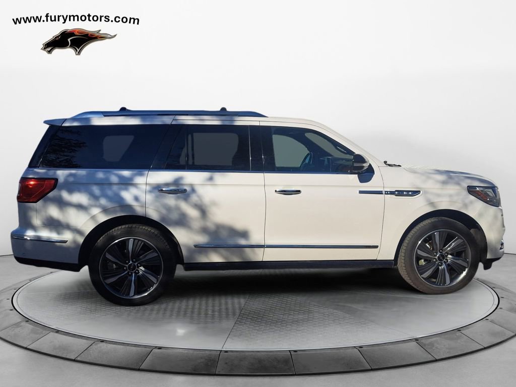 Used 2019 Lincoln Navigator Reserve image 2