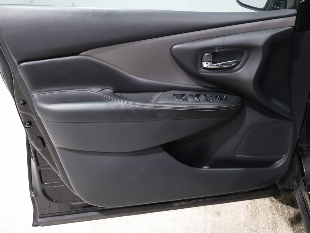 Used 2023 Nissan Murano SV image 13