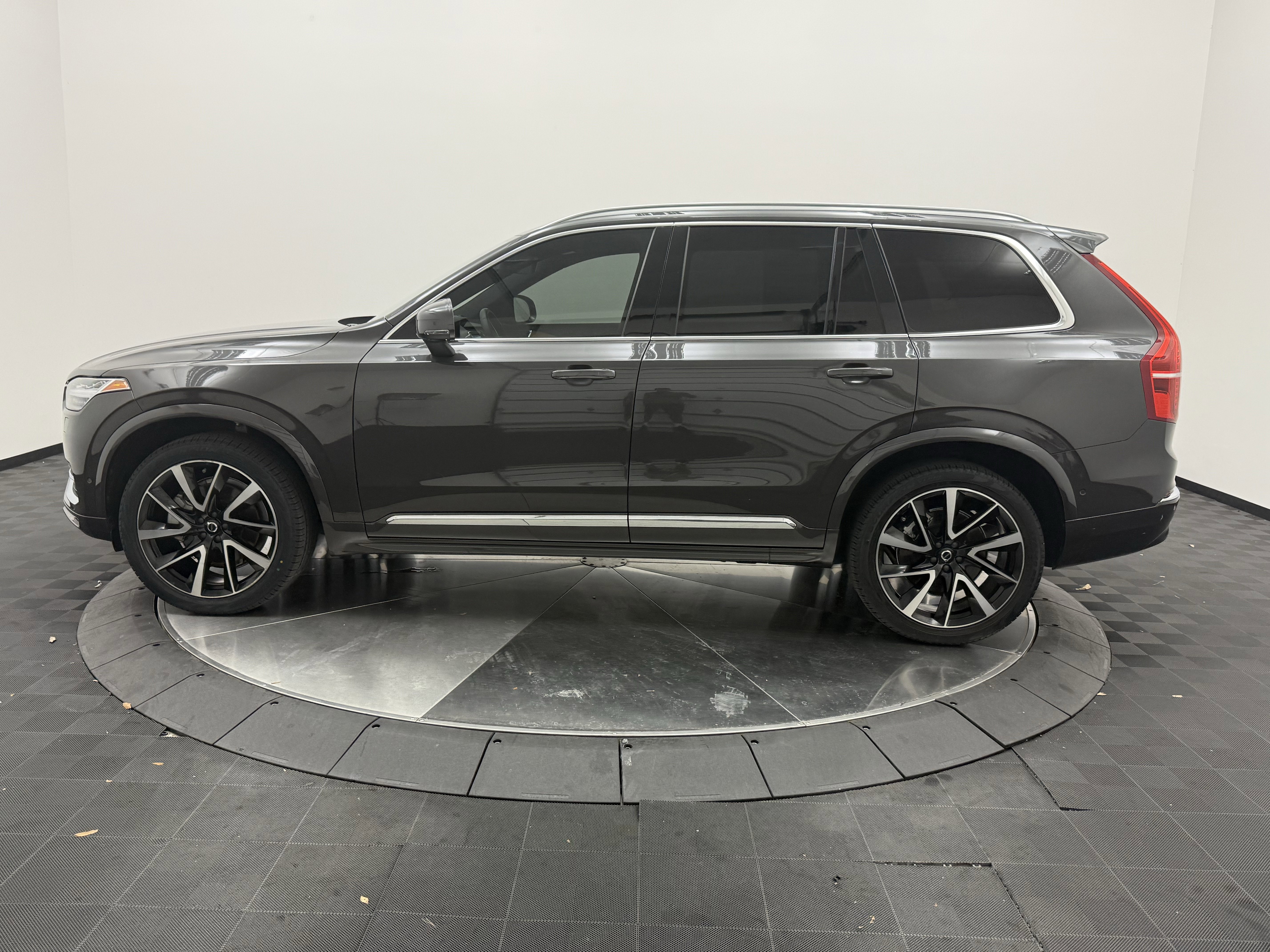 Certified 2023 Volvo XC90 B6 Plus w/ Protection Package Premier AWD/4WD image 5