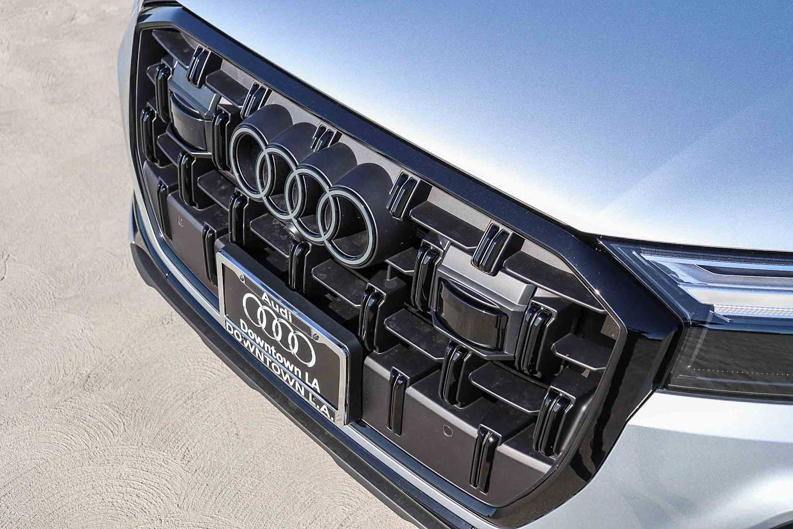 Used 2025 Audi Q7 2.0T Premium w/ Convenience Plus Package image 8