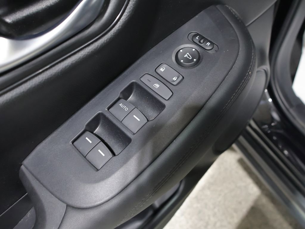 Used 2023 Honda HR-V LX image 14