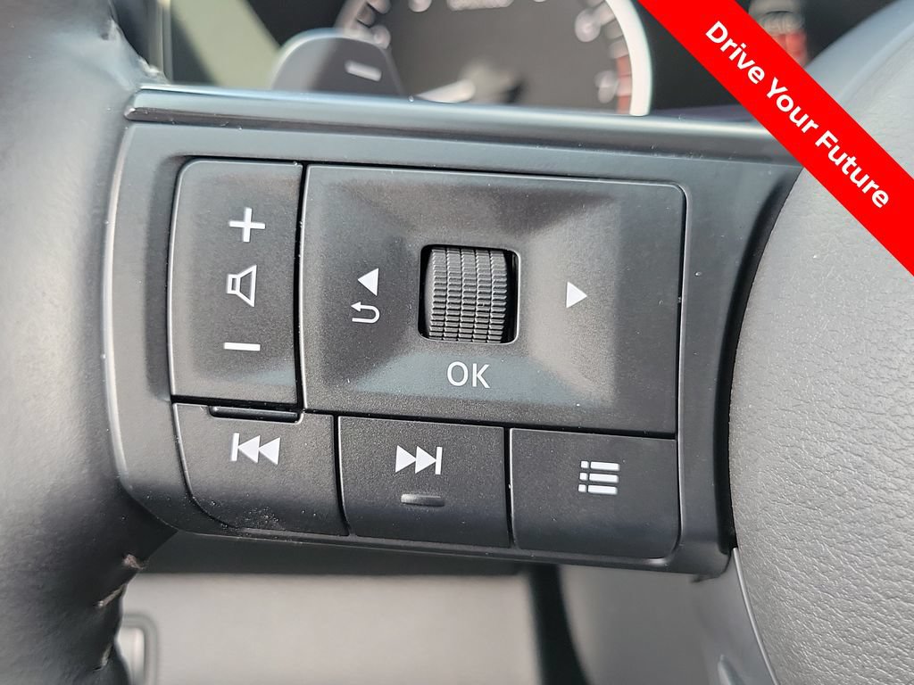 Certified 2025 Nissan Pathfinder SV FWD image 5