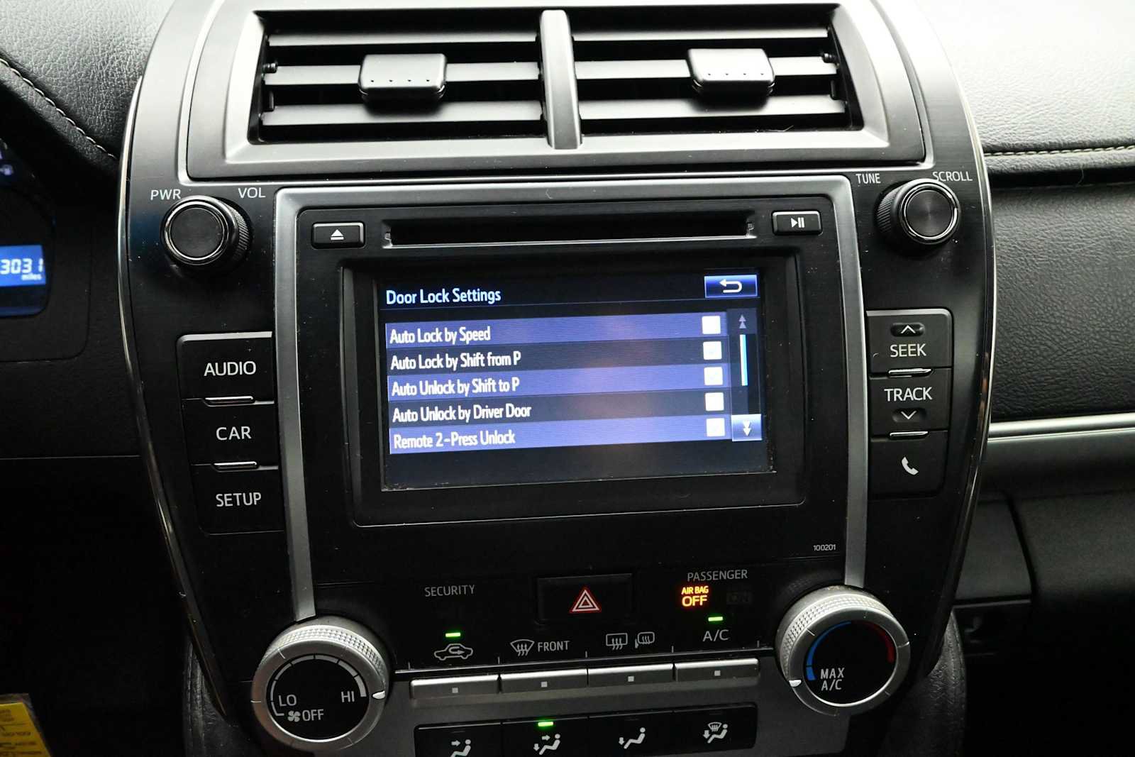 Used 2014 Toyota Camry SE FWD image 34