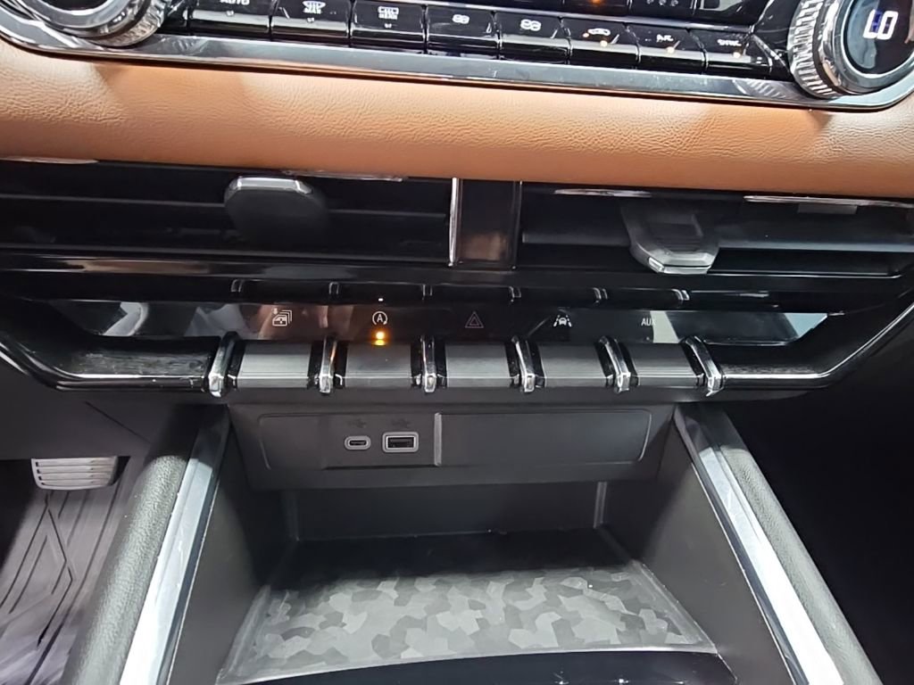 Used 2023 GMC Canyon AT4 w/ Canyon Safety Plus Package image 19