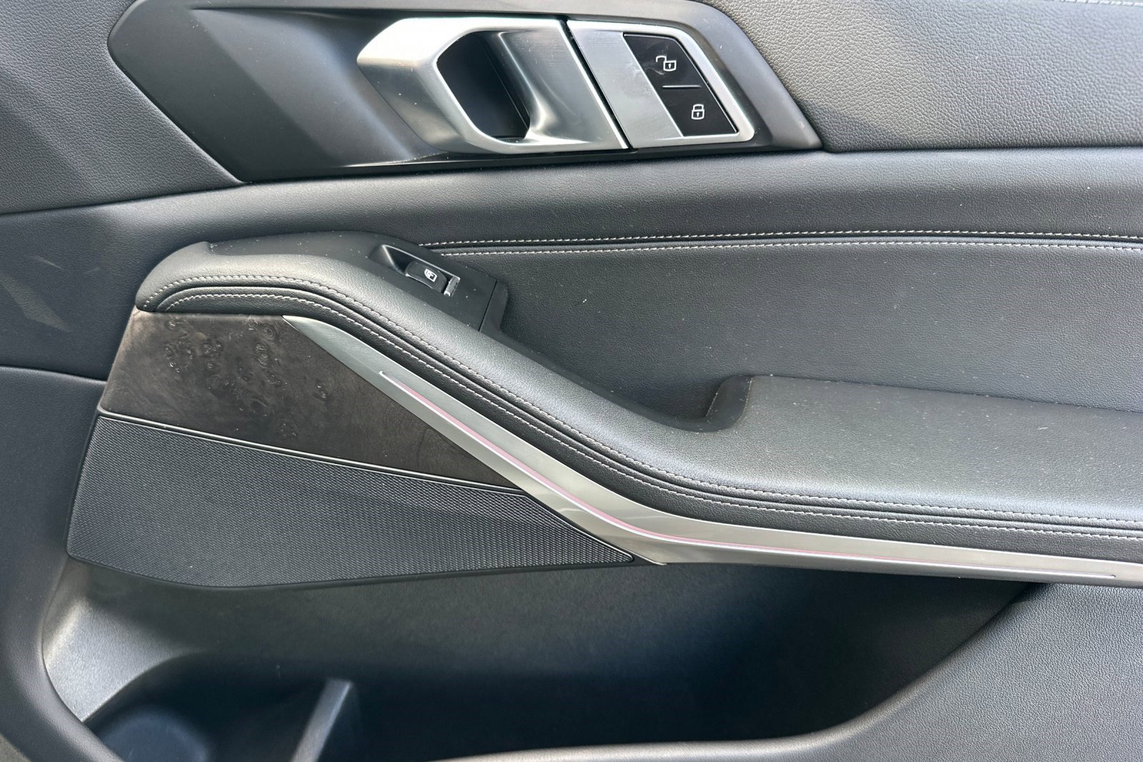 Used 2023 BMW X5 xDrive40i w/ Premium Package image 21