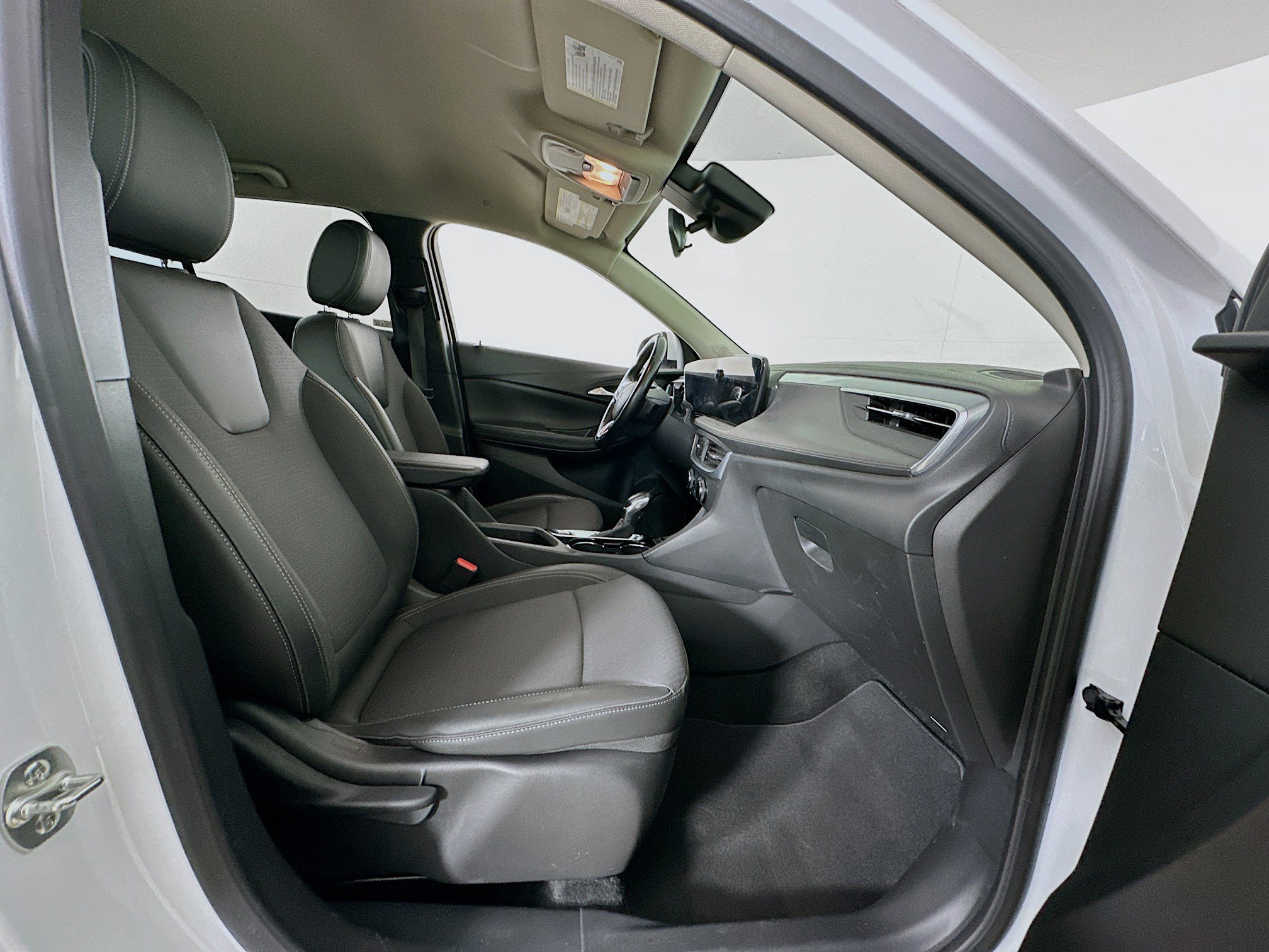 Used 2024 Buick Encore GX Preferred image 29