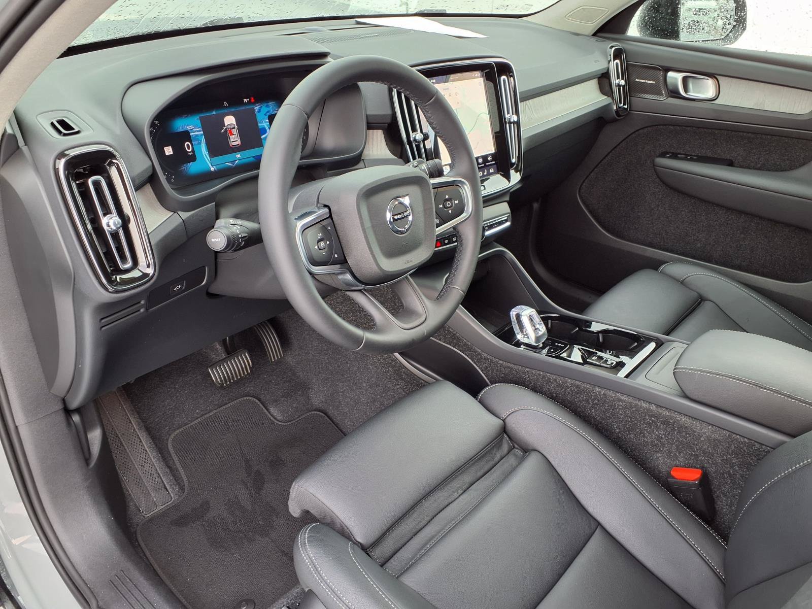 Certified 2025 Volvo XC40 B5 Ultra AWD/4WD image 20