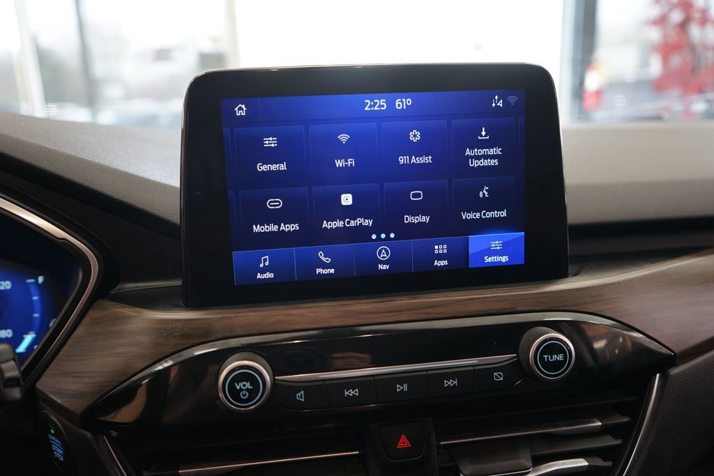 Used 2020 Ford Escape Titanium image 38