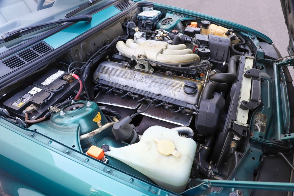 Used 1992 BMW 325i Convertible RWD image 35