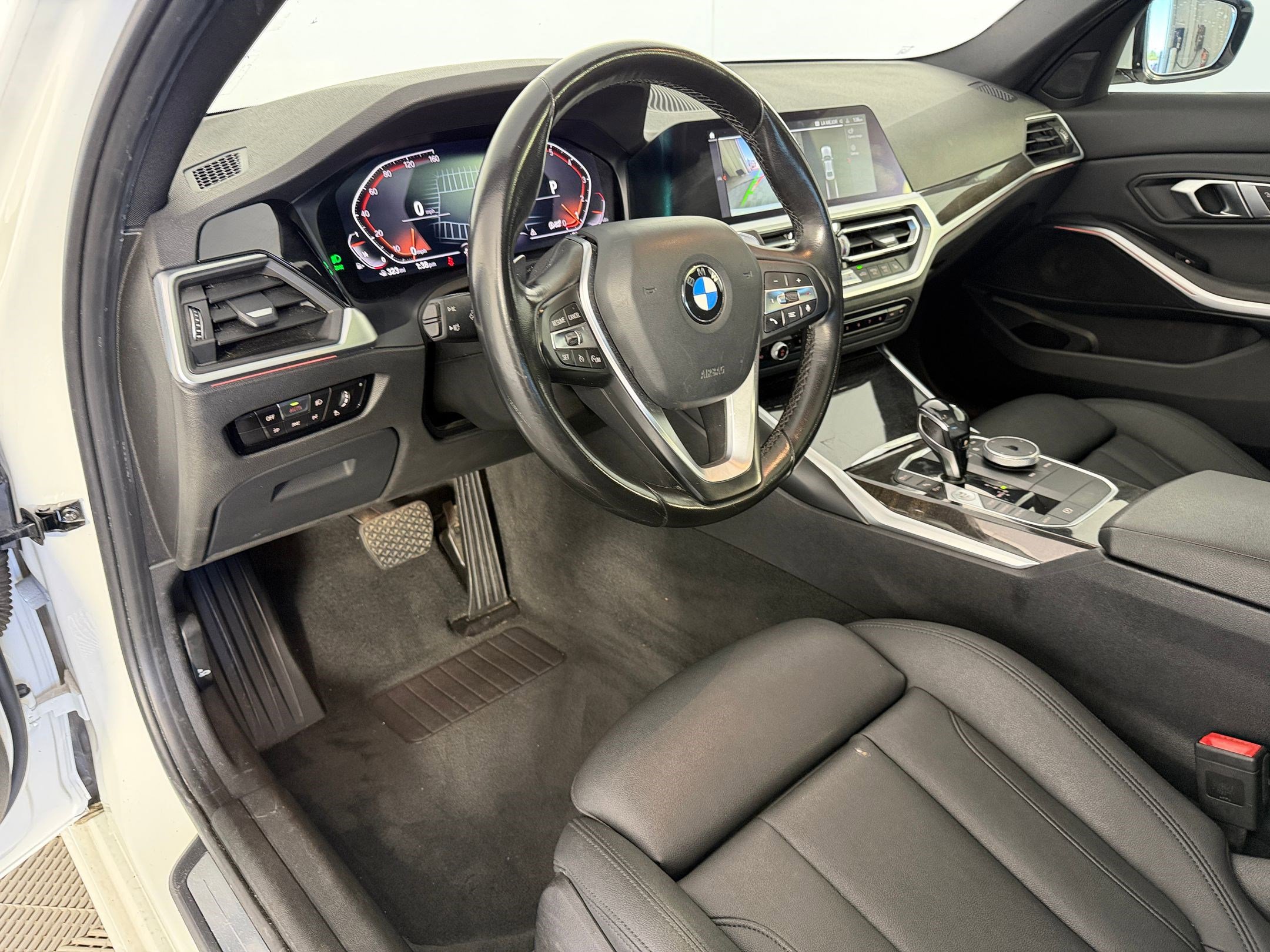 Used 2021 BMW 330i Sedan w/ Convenience Package RWD image 4