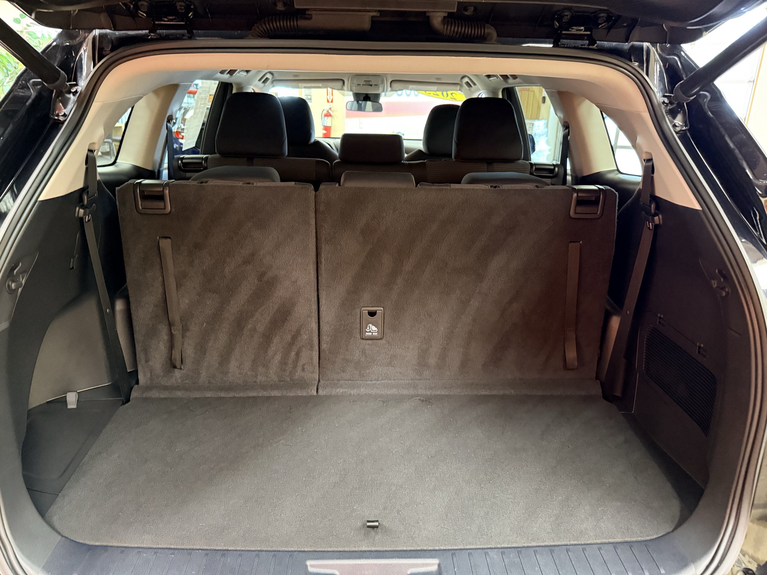 Used 2023 Toyota Highlander LE AWD/4WD image 15