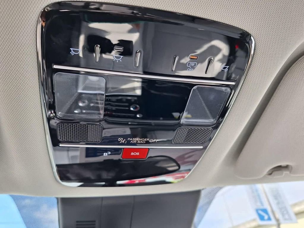 Used 2024 Hyundai Santa Fe SE image 18