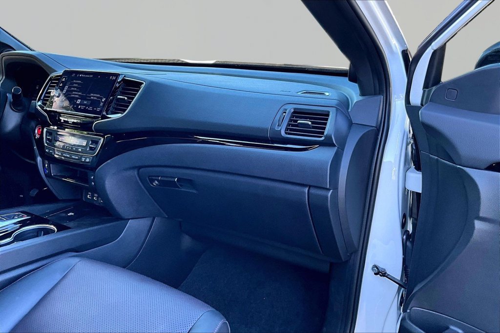 Certified 2024 Honda Ridgeline Black Edition image 18
