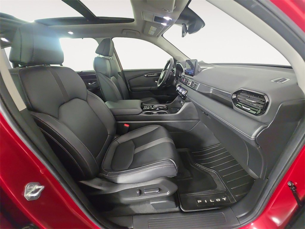 Used 2023 Honda Pilot Touring image 15